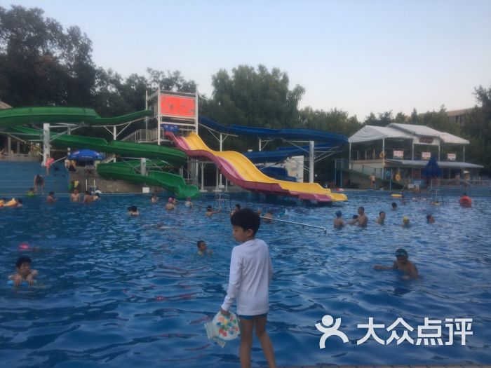 青年湖公园水上乐园的点评