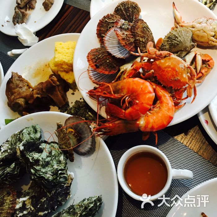 抱海大酒店自助餐厅的点评