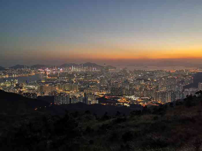 飞鹅山观景台-"位於九龙东北嘅飞鹅山,座落於九龙半岛,沙.