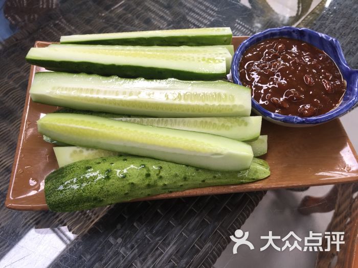 黄瓜蘸酱