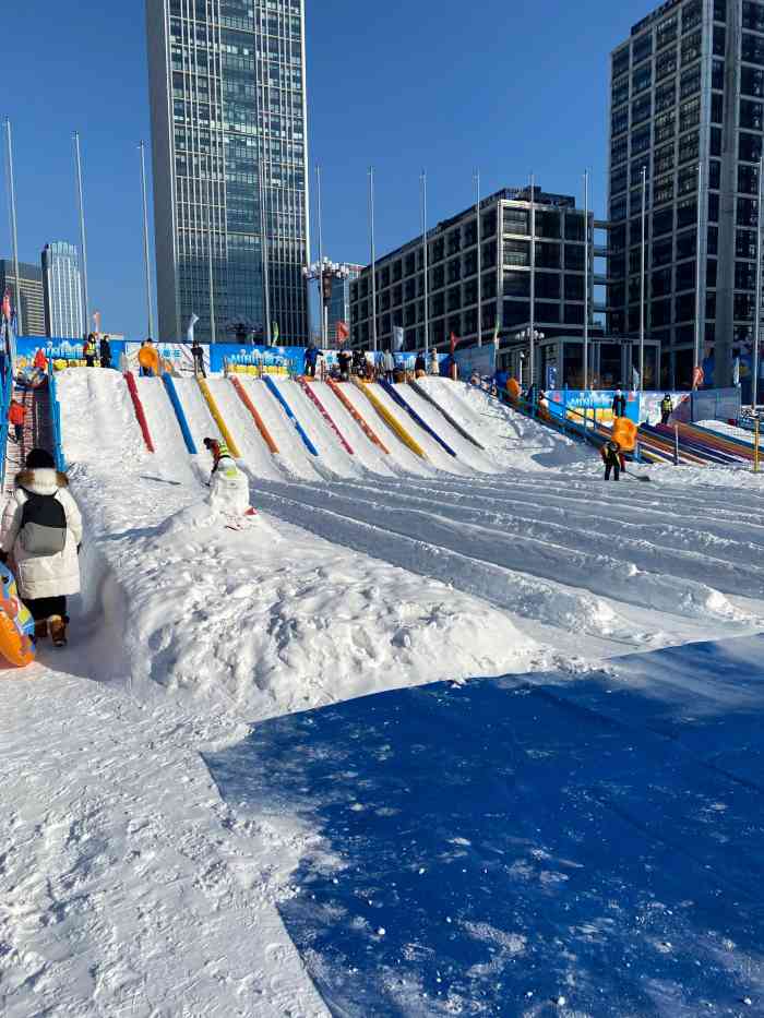 迷你雪魔方儿童滑雪场大连会展