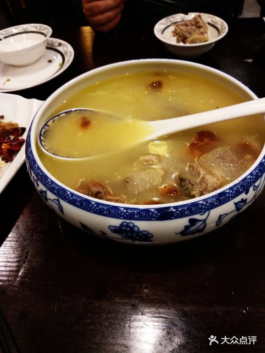 张记北京烤鸭(悠方店)鸭架冬瓜汤图片 - 第1张