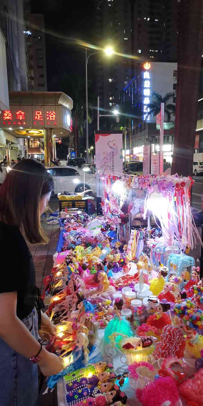 布吉老街-"布吉老街位于龙岗布吉街道老城区,东至沙龙