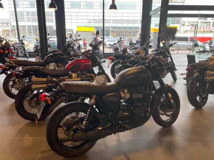triumph 英伦凯旋北京-"北京唯一一家凯旋摩托4s店,参加新款76.