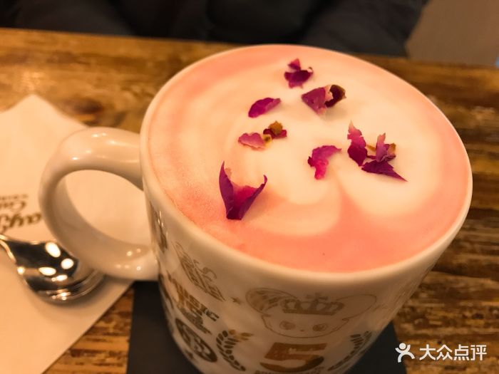 stayreal café(iapm店)玫瑰樱花丝绒拿铁图片