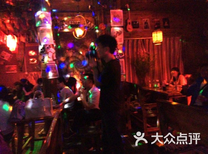 他留人家音乐火塘民谣酒吧上传的图片