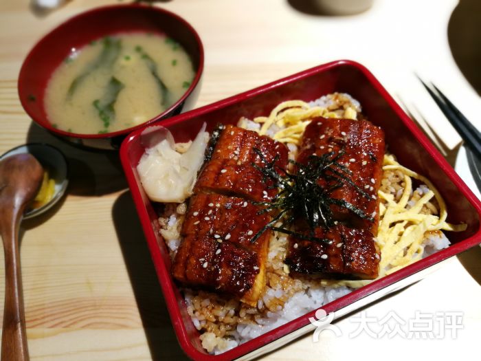 定食鳗鱼饭