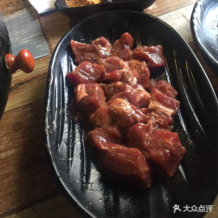 巷子里烤肉黑椒牛肉粒图片