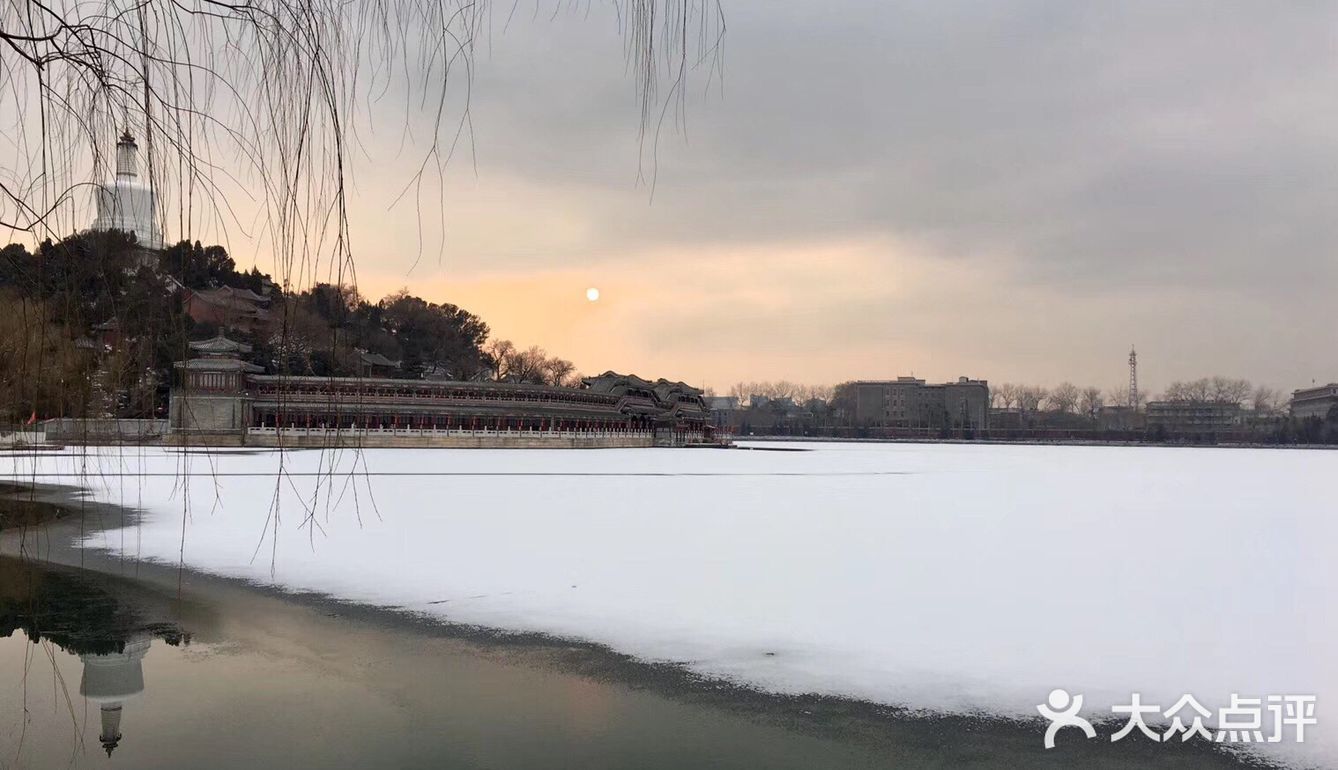 北京北海公园的四季风景 北海公园这座昔日的皇家园林