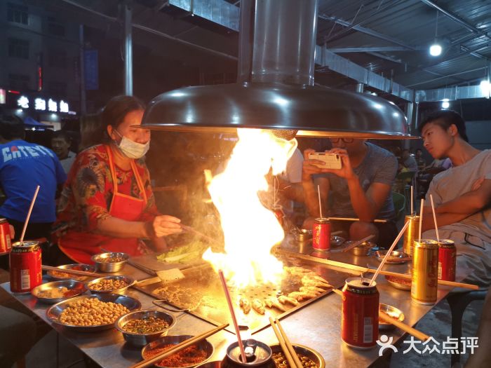 正宗石棉烧烤图片