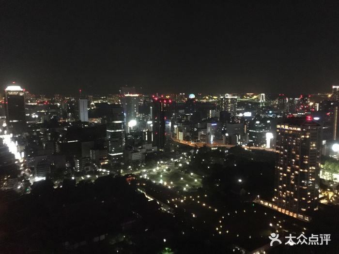 到东京玩怎么可以不去铁塔呢,要知道我对铁.