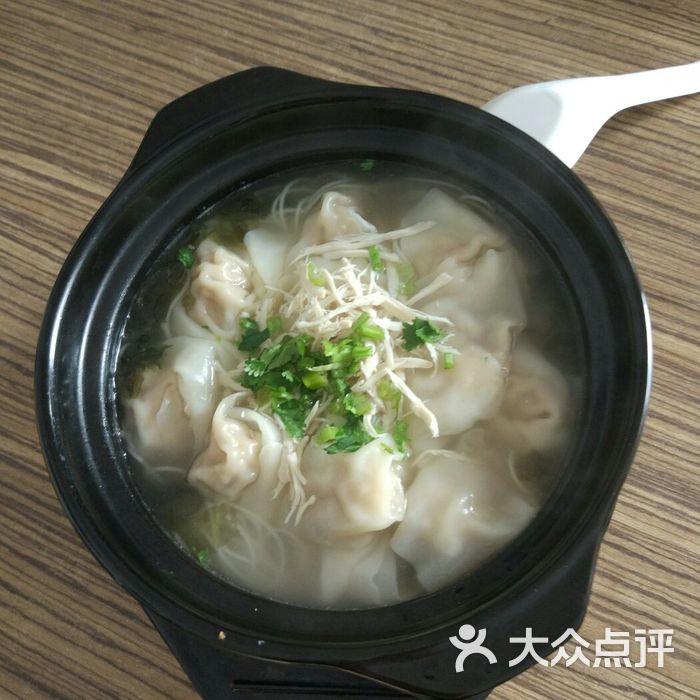 老厨砂锅鱼汤馄饨