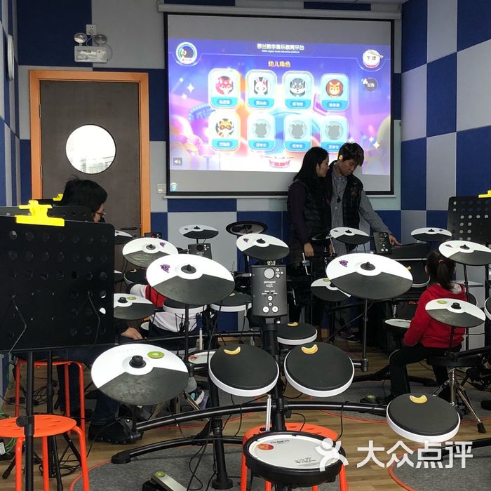 罗兰数字音乐学校 架子鼓电钢琴图片-北京乐器演奏