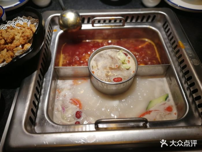 重庆德庄火锅(顺联广场店)鸳鸯锅底图片