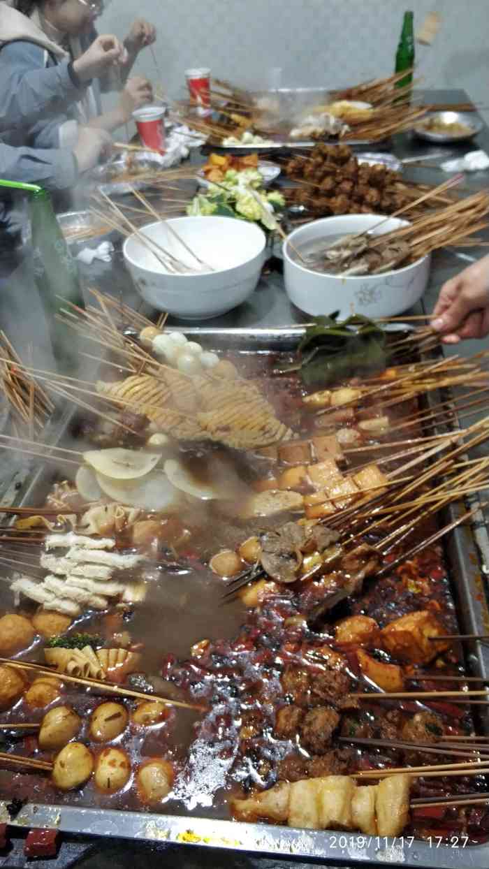 串串老夏五毛串房总店"5毛钱的串串～969696我想说我一个.
