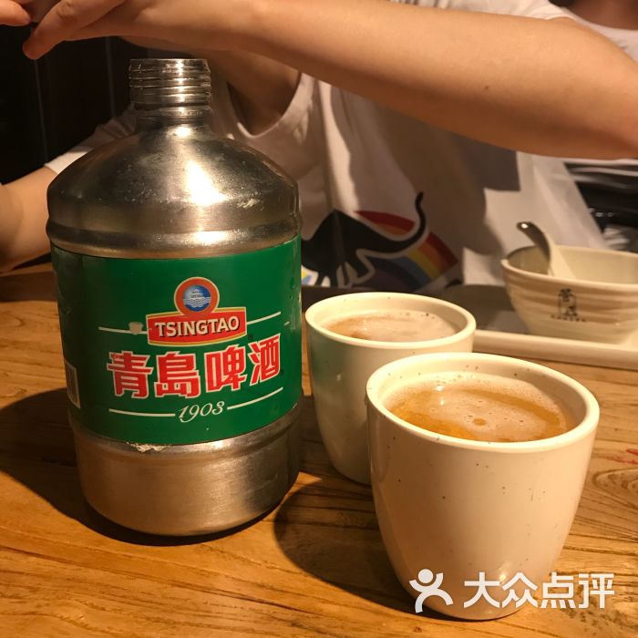 管氏翅吧(中关村店)青岛鲜啤图片 第1张