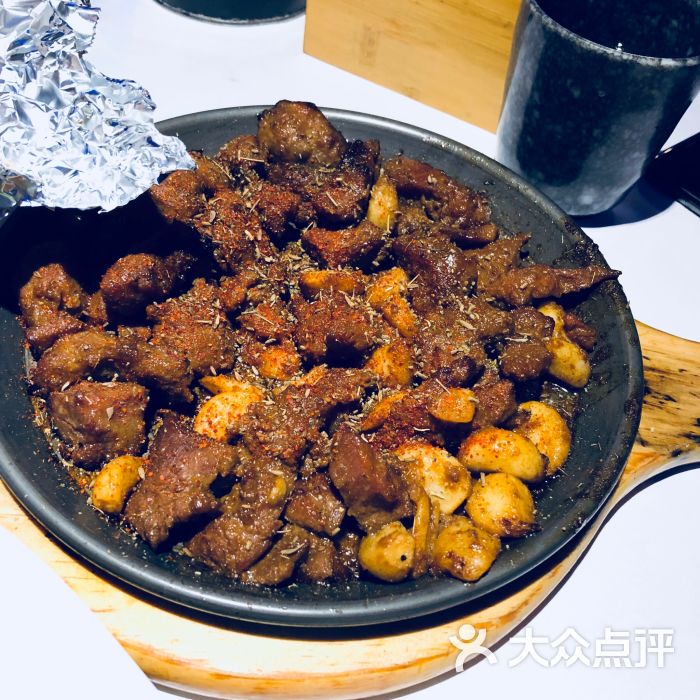 灰鲸徒手餐厅(利群金鼎店)铁板烤梅肉图片 第1张