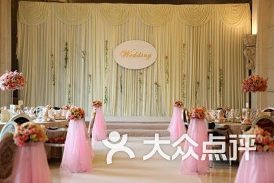 婚庆公司提供婚纱吗_亿爱婚庆婚纱摄影(3)