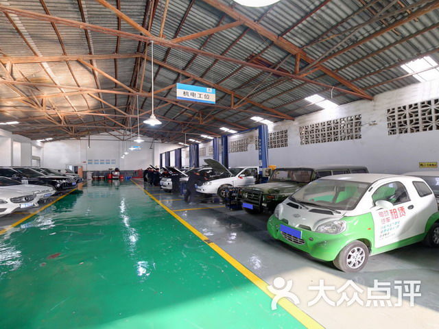 路尊汽修车间环境图片 第418张