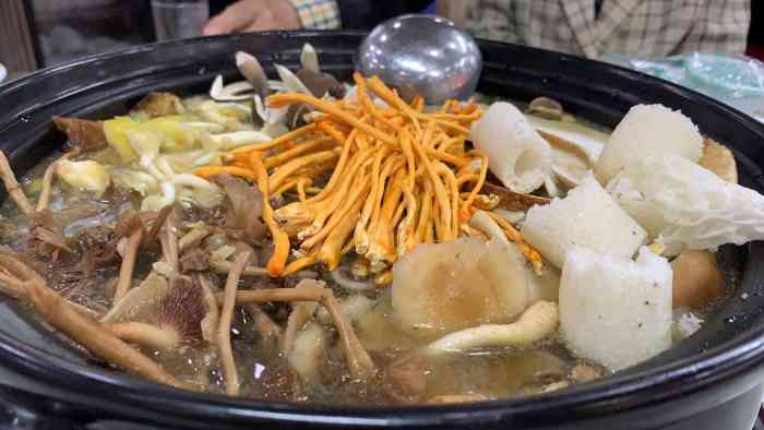 菌粹源野生菌-"以前只听说过云南的野生菌火锅但从没真正见.