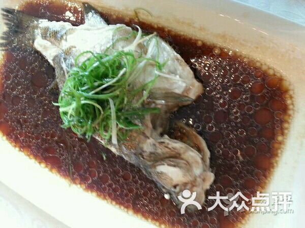 金山嘴渔村海鲜一条街_老石头海鲜大酒楼门头_金山福宴海鲜大酒楼(2)