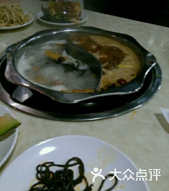 皇冠海鲜火锅自助晚餐_339海鲜自助火锅图片_海鲜火锅自助