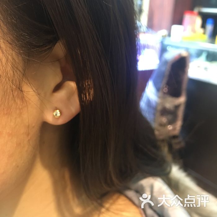 喜乐福天然水晶店打耳洞(打耳洞 无痛穿耳)图片 - 第1张