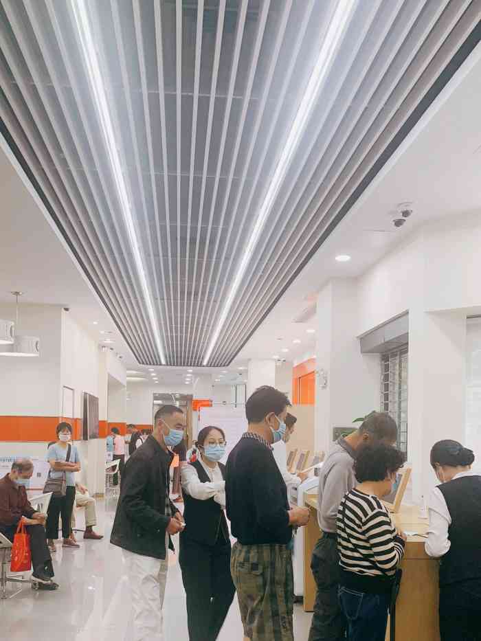 平安银行-"不太想说,效率非常低,搞一个东西排队的人.