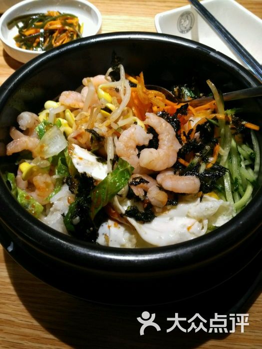 虾仁石锅拌饭