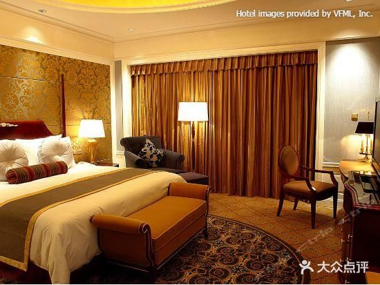 酒店位于黄浦区九江路,繁华地段,去之前可.-上