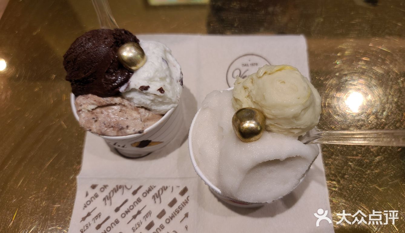 实名pick闻绮venchi1878的重黑巧克力口味冰淇淋,榛子冰淇淋,味道真的