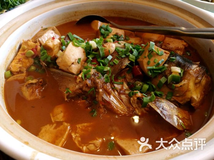 鱼头炖豆腐