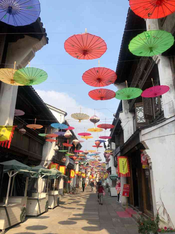 南关厢历史文化街区-"夜色很不错,各种灯笼和纸伞,整条街基本都.