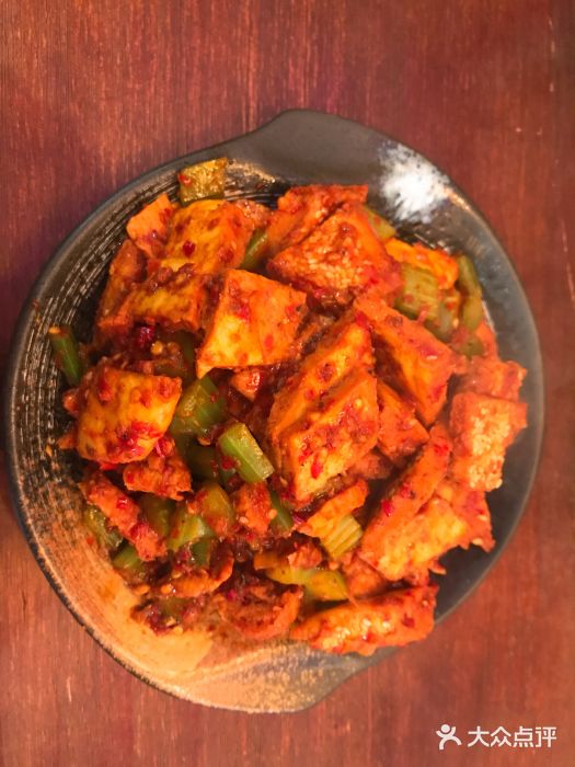 劳道得很新疆炒米粉鸡肉炒馕图片