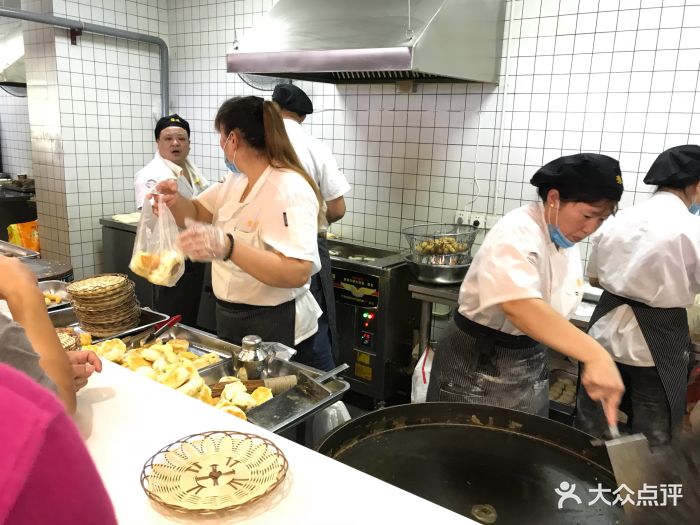 第一次吃霸王餐给差评陕西地方很邪昨天跟朋