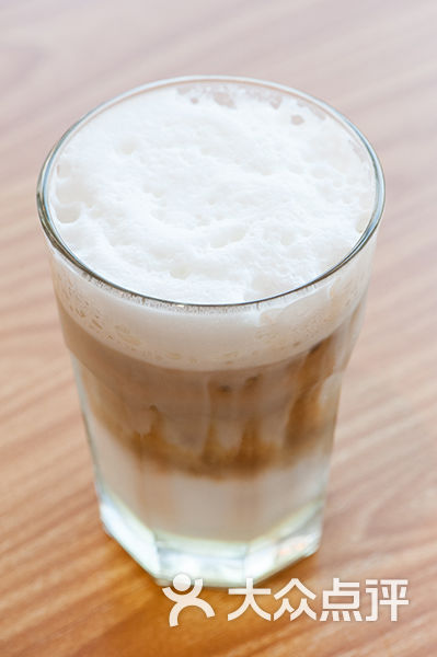 星空咖啡-饮品_冰拿铁图片