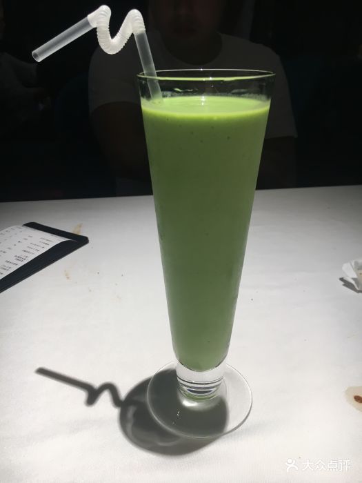 牛油果鲜活奶昔