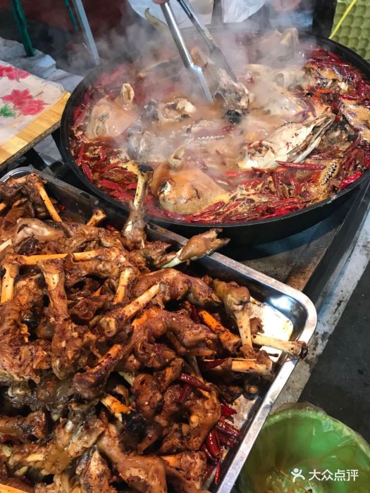 正宁路小吃夜市图片