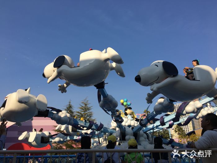 下雨天人还是这么多,里面超级棒棒哒哒,吃.-日