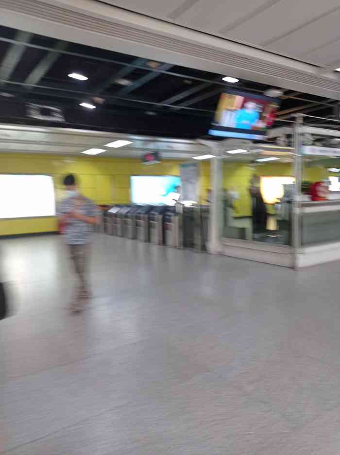 市桥(地铁站)-"非常拥挤的地铁3号线,市桥站已经是第.