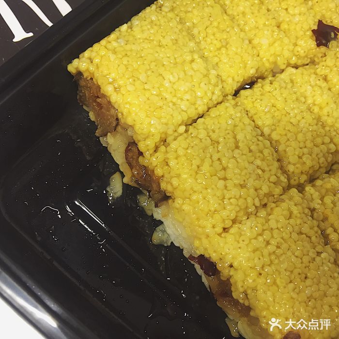 红枣黄米糕