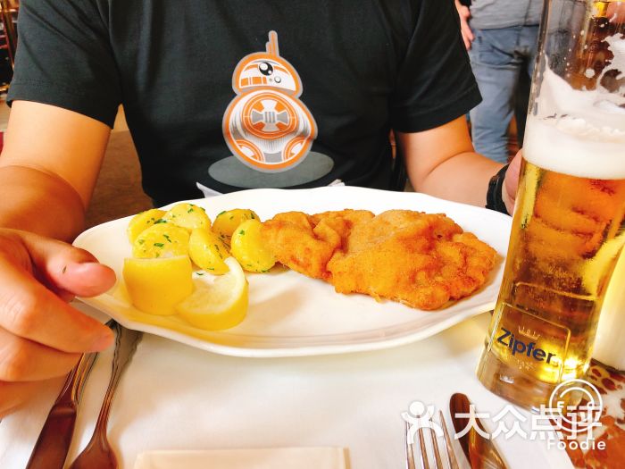 网红店很贵不值感觉是纯被中国人炒起来的环