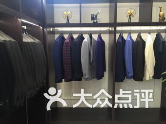 婚纱服装店_服装店门头(2)