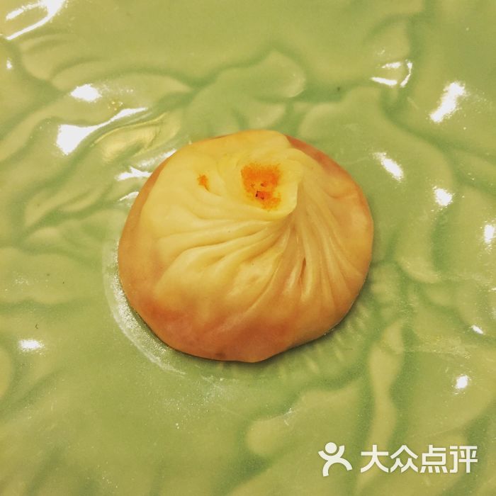 蟹粉小笼包