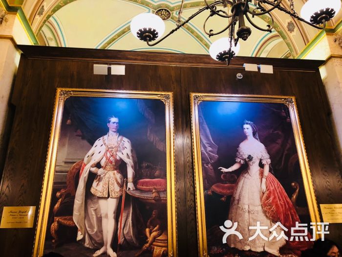 网红店很贵不值感觉是纯被中国人炒起来的环