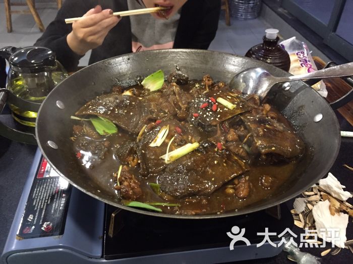 铁锅甲鱼图片 - 第1张