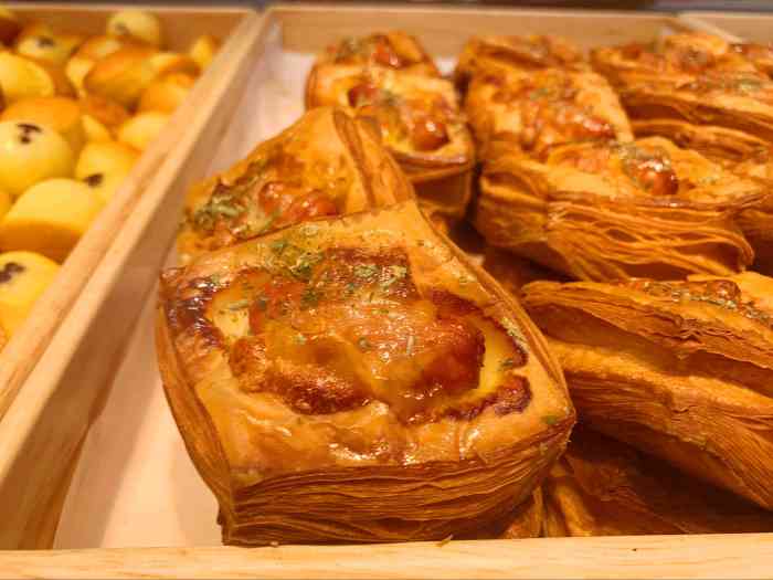 酥侯糕点(大沽南路店)-"位置很好找 点心也都不错 现在还有活.