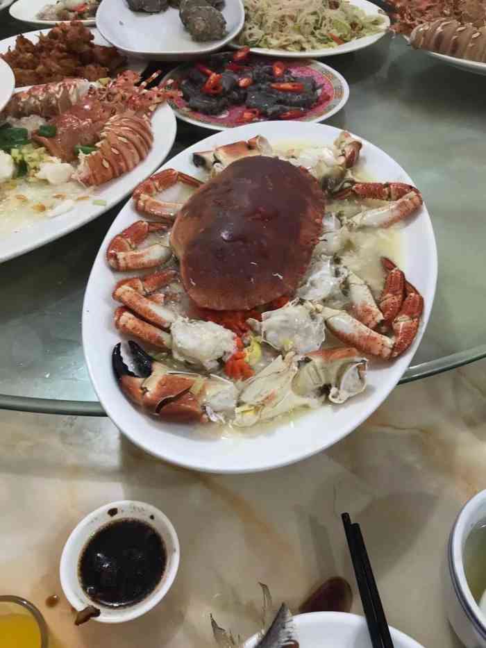 海门第一家"第一次来海门岛,这里应该海鲜很棒,很多人.