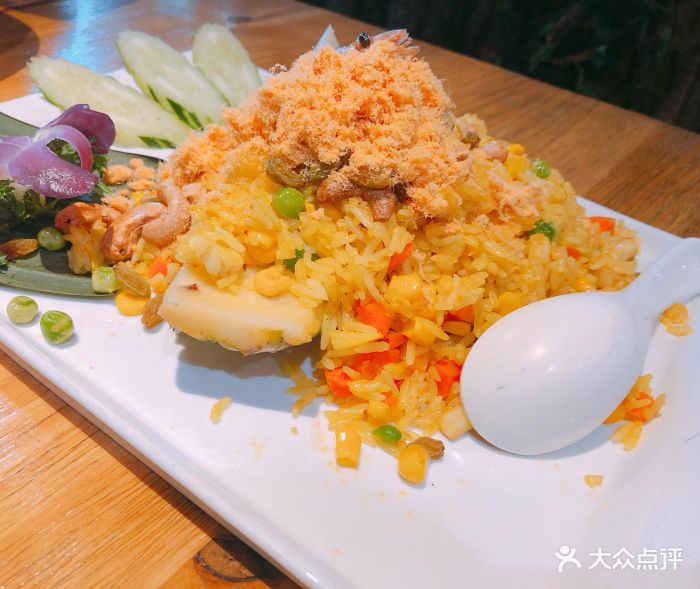 暹罗湾泰国料理·海鲜火锅餐酒吧(鹭洲里店)菠萝海鲜炒饭图片