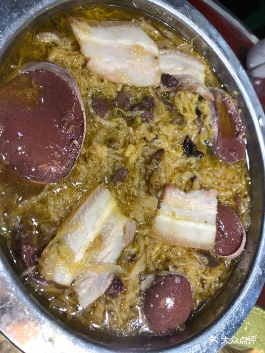 酸菜血肠白肉锅